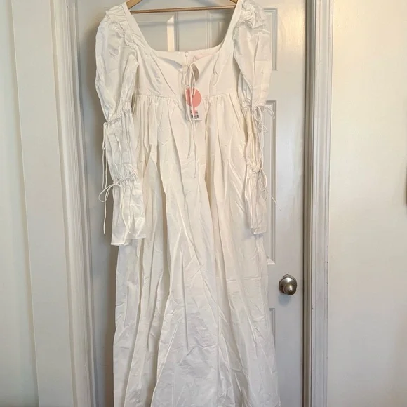 Selkie Rapunzel Gown - Picture 3 of 5